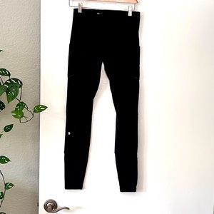 Lululemon, size 6 leggings, in like new condition.  Black. Pockets on the side